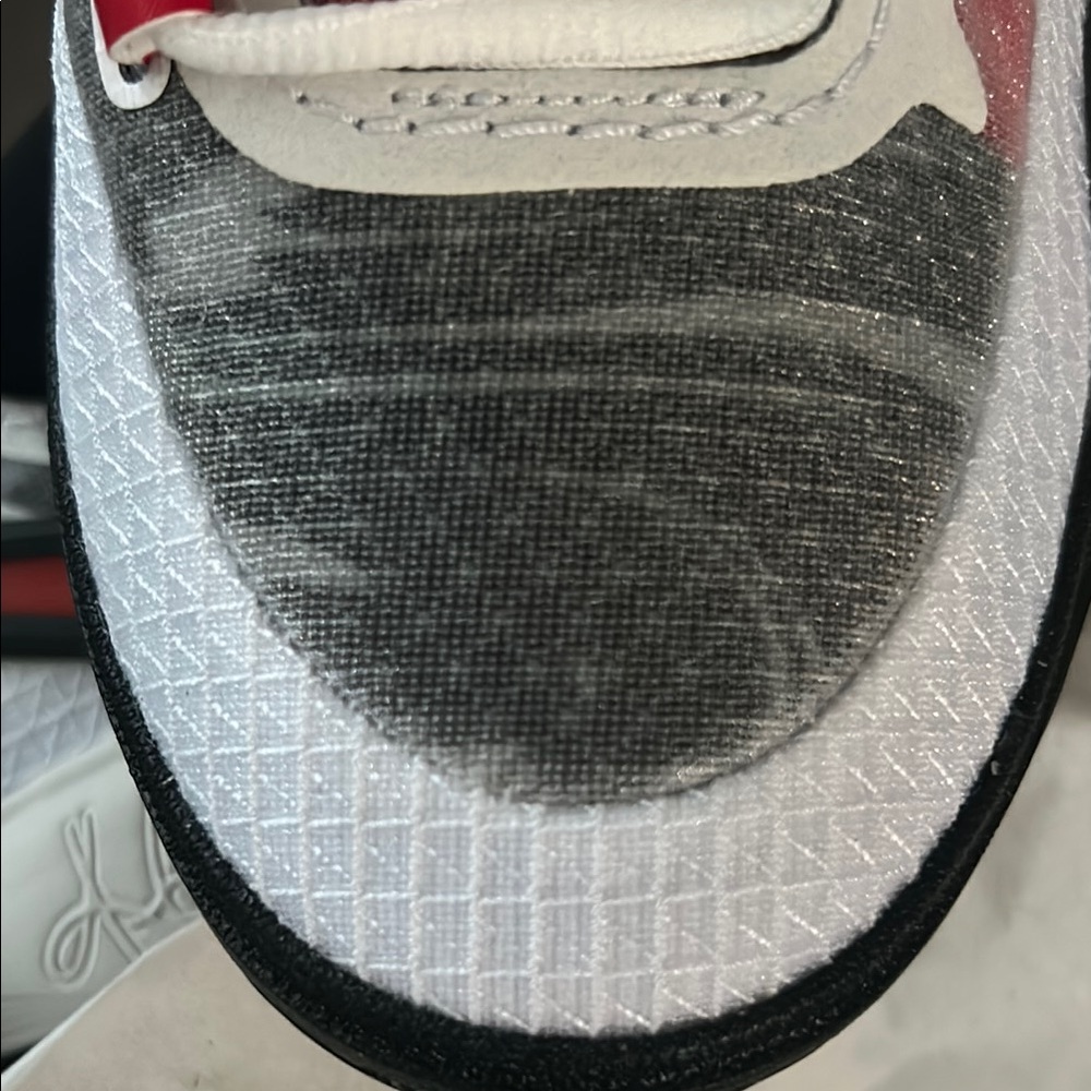 NIKE KYRIE 8 GO GS 'WHITE UNIVERSITY RED-BLACK’ NiB 4.5Y - Picture 11 of 15